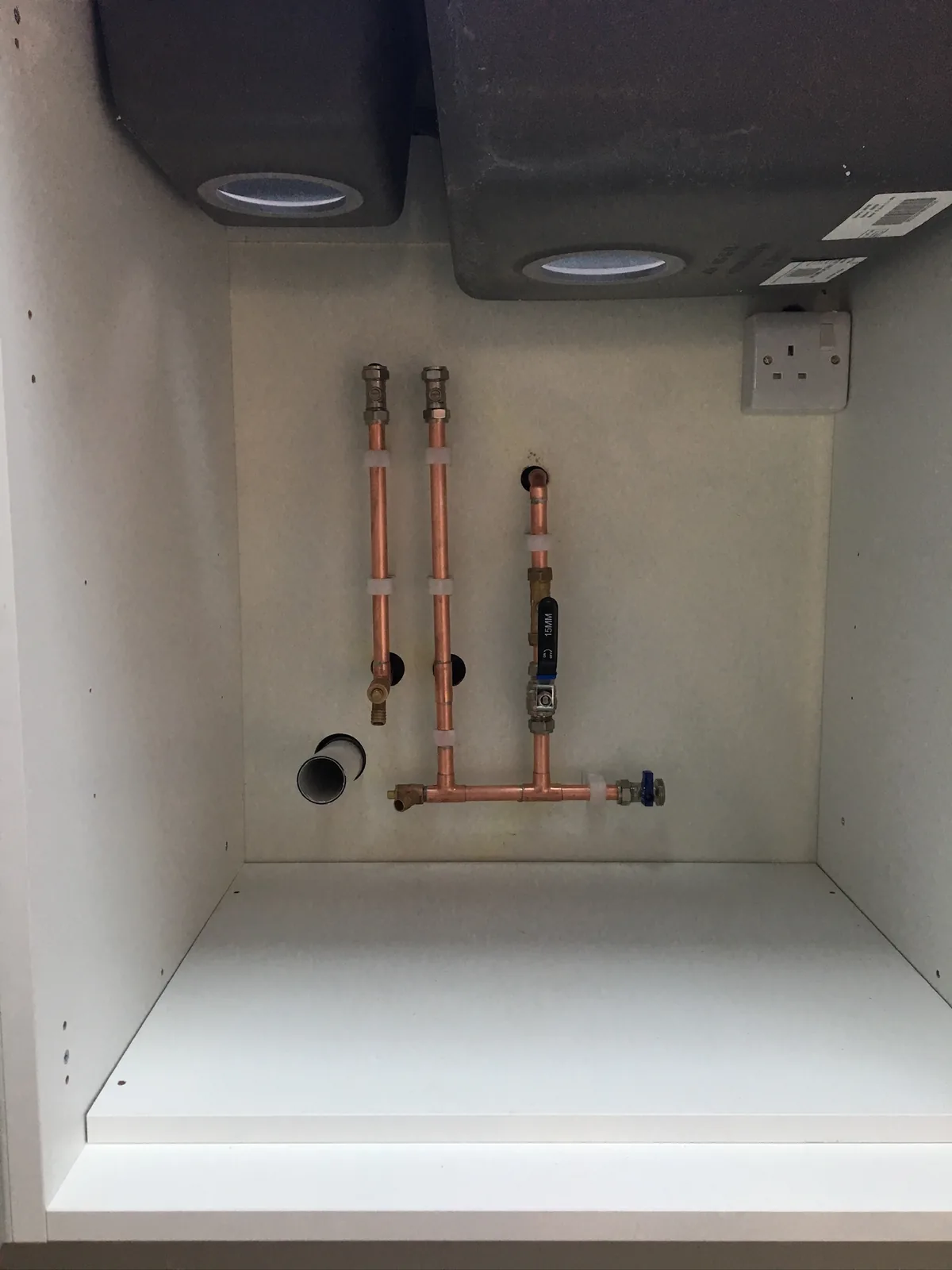 Under-sink isolation valves and copper feed pipework